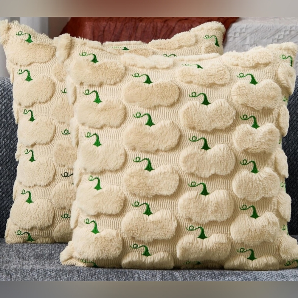 NIP DFXSZ brand 2 furry pumpkin pillow covers 18x18